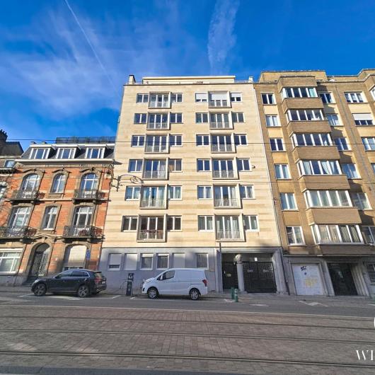 Cabinet dentaire clé en main sur l’Avenue Brugmann – Visibilité exceptionnelle et activité immédiate